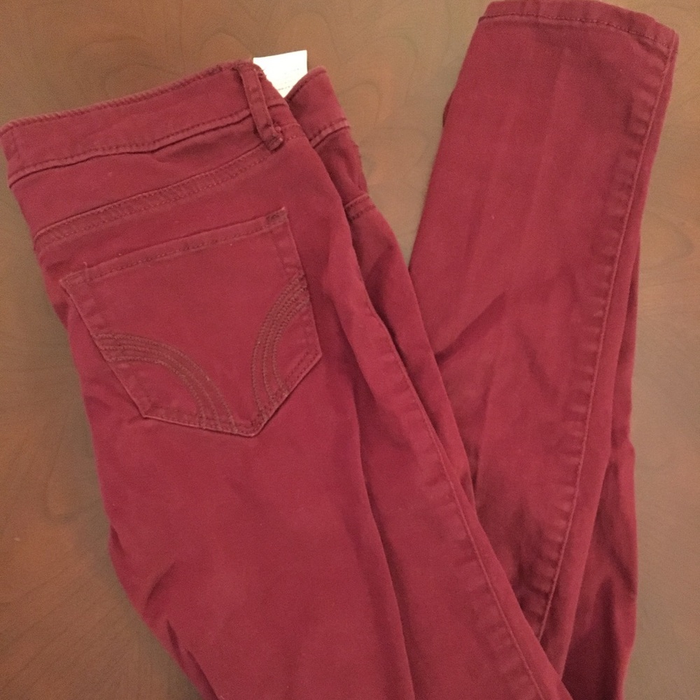 Ladies Hollister Size 3 Burgandy Skinny Jean